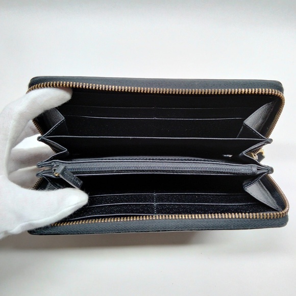 🔥 Authentic Black Gucci Leather Wallet - Picture 3 of 7